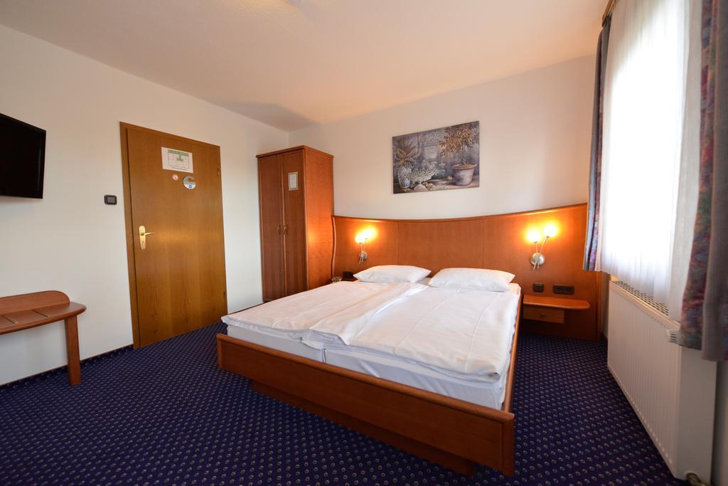 Trollinger Hof Hotel Bad Oeynhausen Ngoại thất bức ảnh