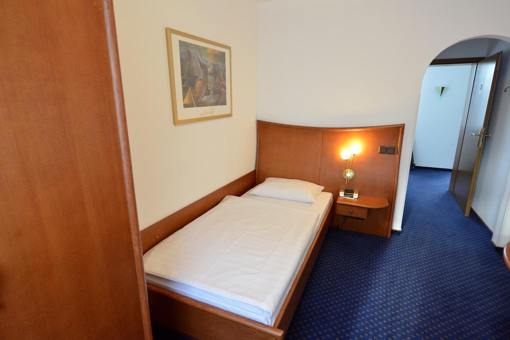 Trollinger Hof Hotel Bad Oeynhausen Ngoại thất bức ảnh