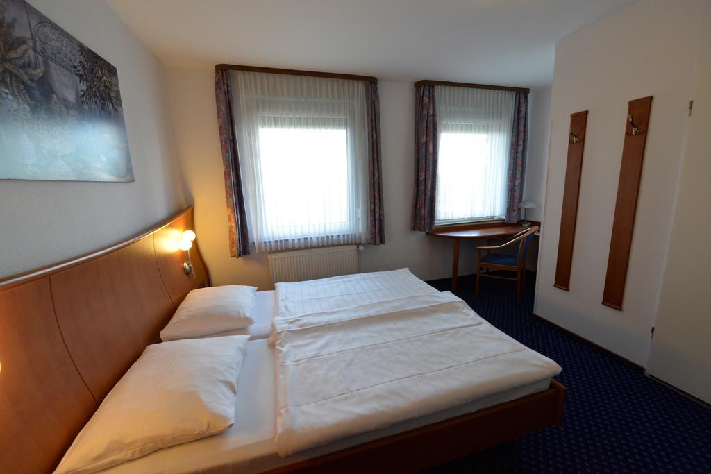 Trollinger Hof Hotel Bad Oeynhausen Ngoại thất bức ảnh